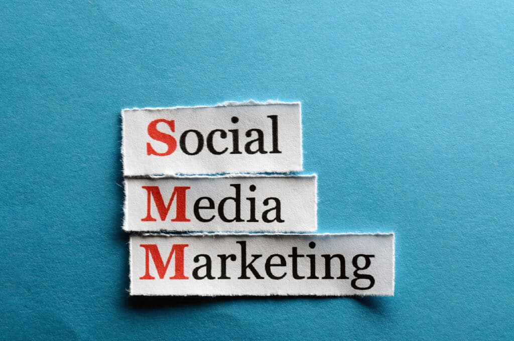 social-media-marketing-ss-blue-1920 - UniK SEO